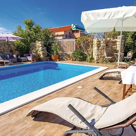 Beautiful In Barbat Appartement